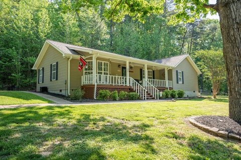 Photo of 836 County Road 140, Valley Head, AL 35989 (MLS # 1533949)
