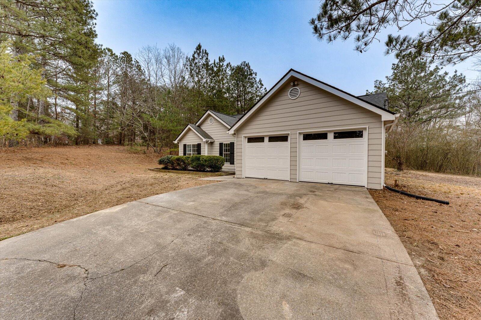 384 Northfield Drive, Chatsworth, Georgia image 3