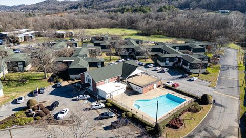 Photo of 900 Mountain Creek Road, Chattanooga, TN 37405 (MLS # 1526516)