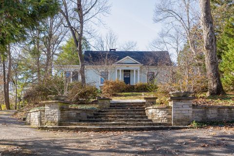 Photo of 900 Avon Place, Chattanooga, TN 37405 (MLS # 1522504)