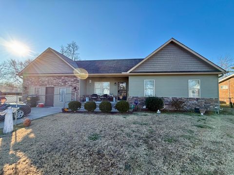 Photo of 1136 W State Line Road, Rossville, GA 30741 (MLS # 1528087)