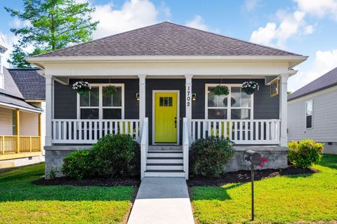 Photo of 1702 Bailey Avenue, Chattanooga, TN 37404 (MLS # 1533376)