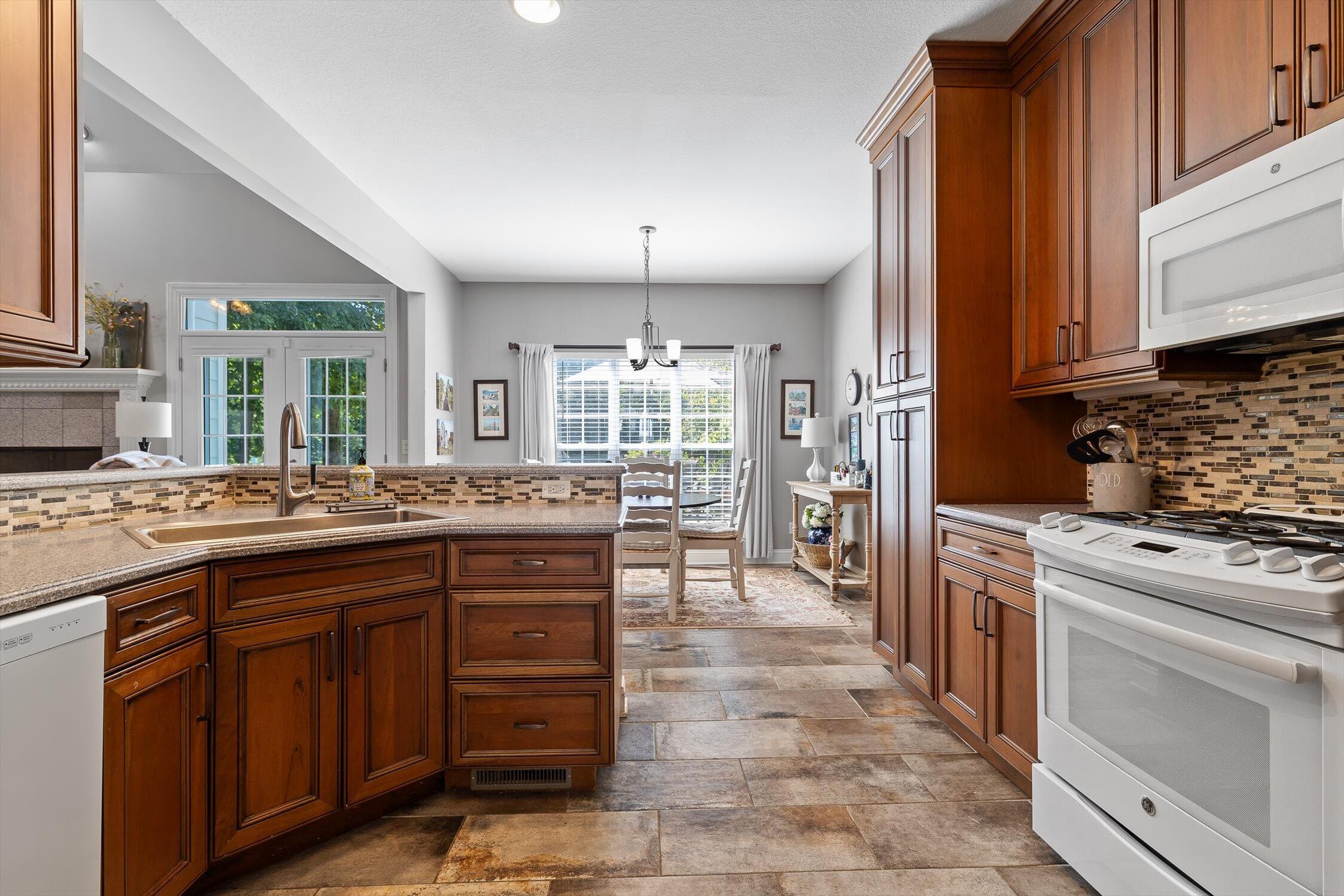 Ringgold, Georgia 30736, United States, 4 Bedrooms Bedrooms, ,3 BathroomsBathrooms,Residential,Active,201977