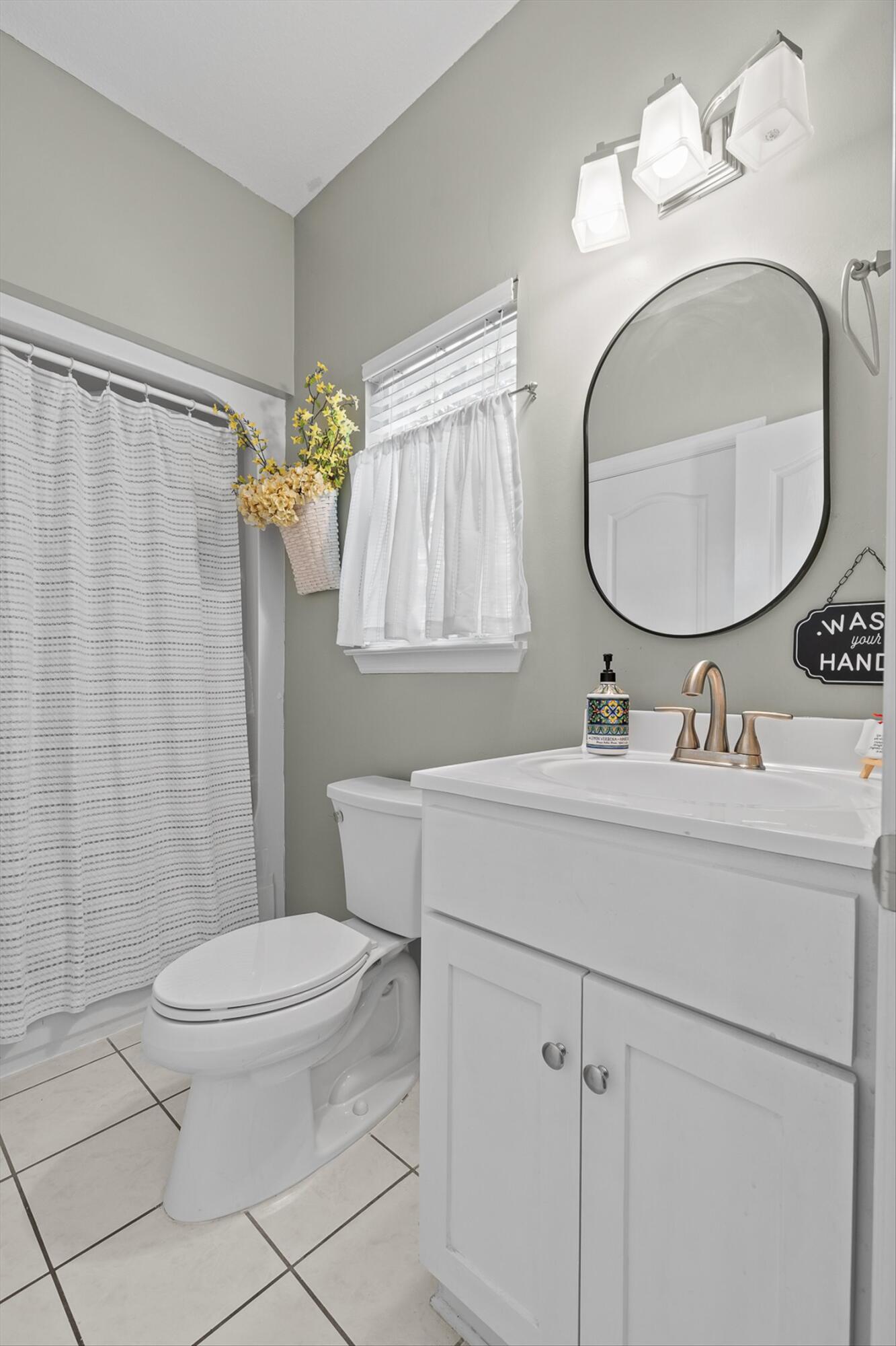 Ringgold, Georgia 30736, United States, 4 Bedrooms Bedrooms, ,3 BathroomsBathrooms,Residential,Active,201977