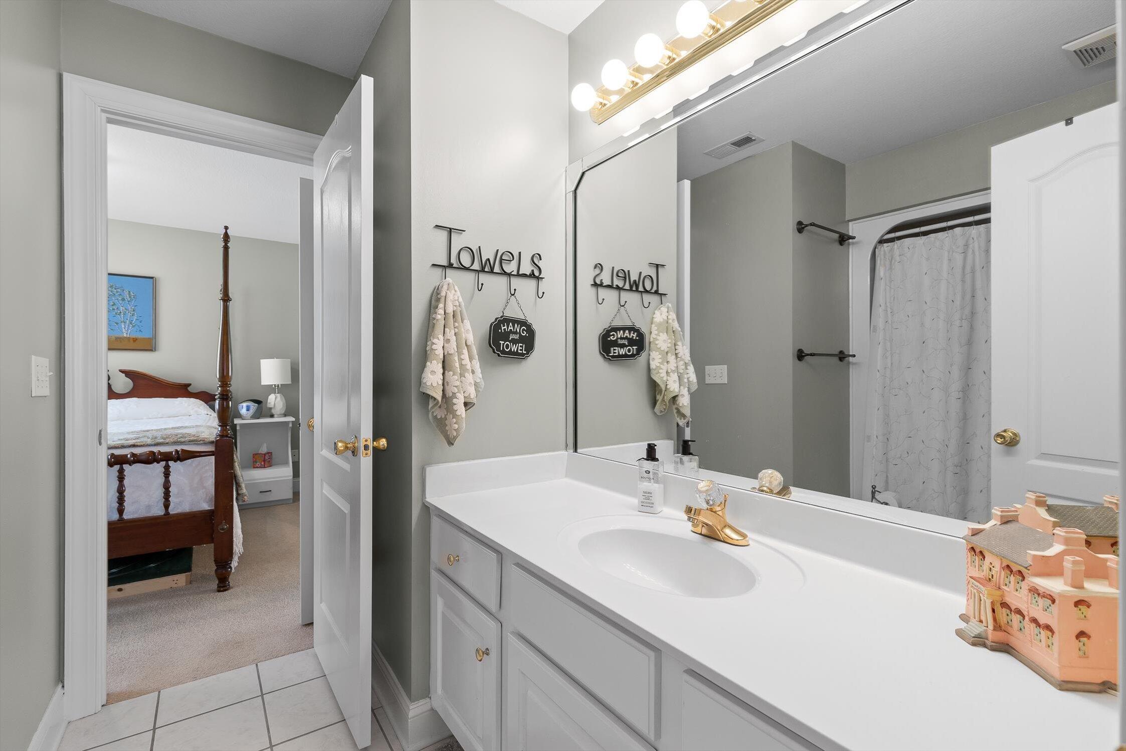 Ringgold, Georgia 30736, United States, 4 Bedrooms Bedrooms, ,3 BathroomsBathrooms,Residential,Active,201977