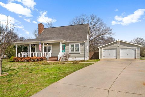 Homes For Sale - 106 Elm Street<br/> Chatsworth, GA 30705