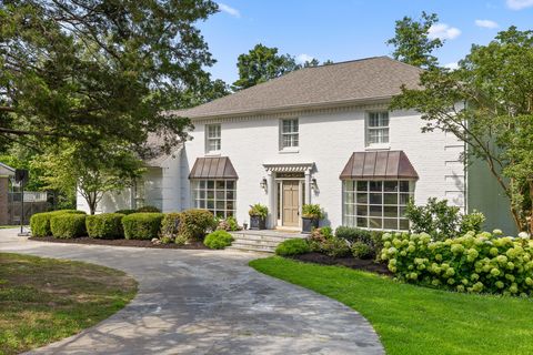 Photo of 9420 Mountain Shadows Drive, Chattanooga, TN 37421 (MLS # 1515391)