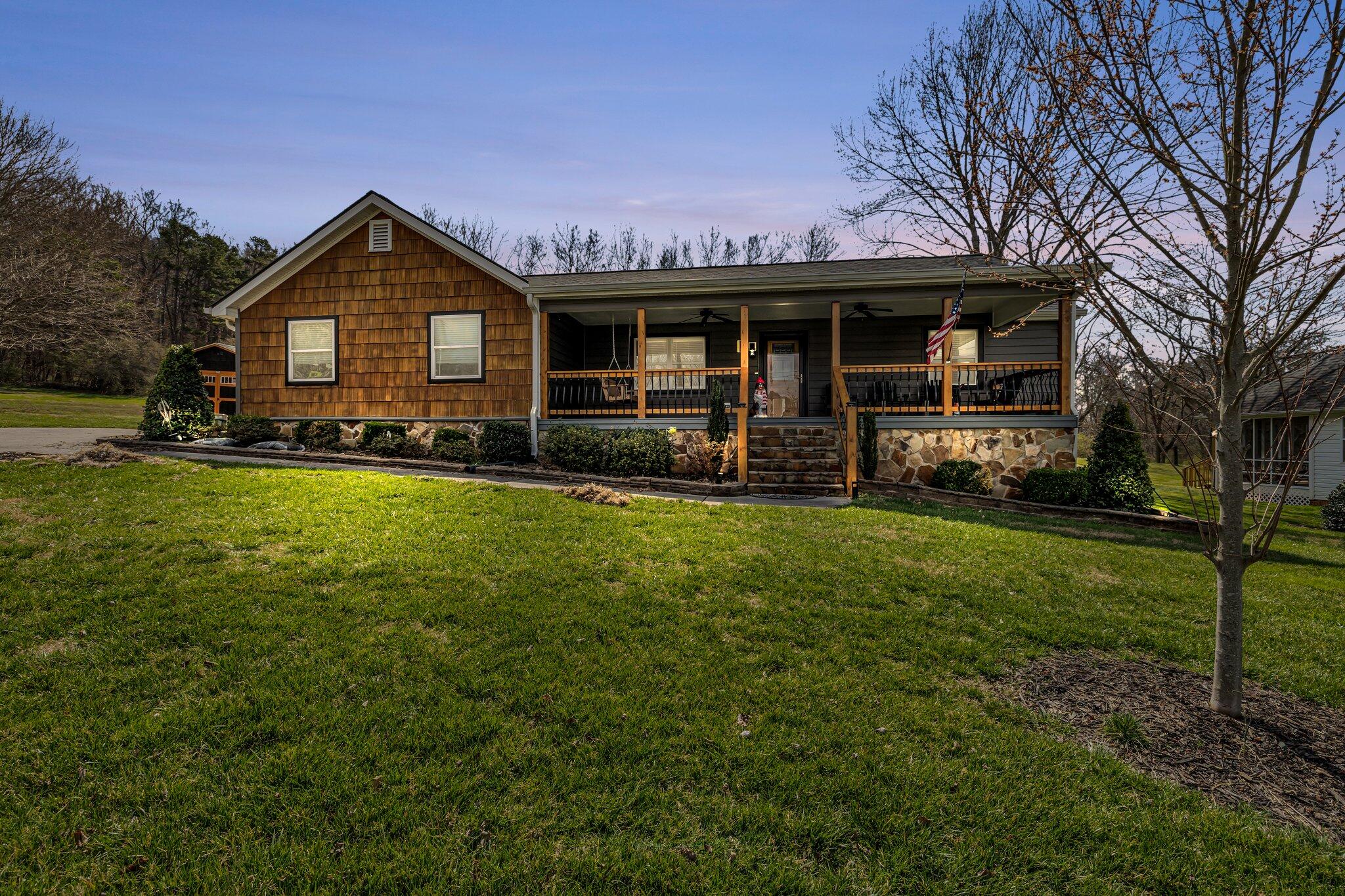152 Valley Breeze Drive, Ringgold, Georgia image 1