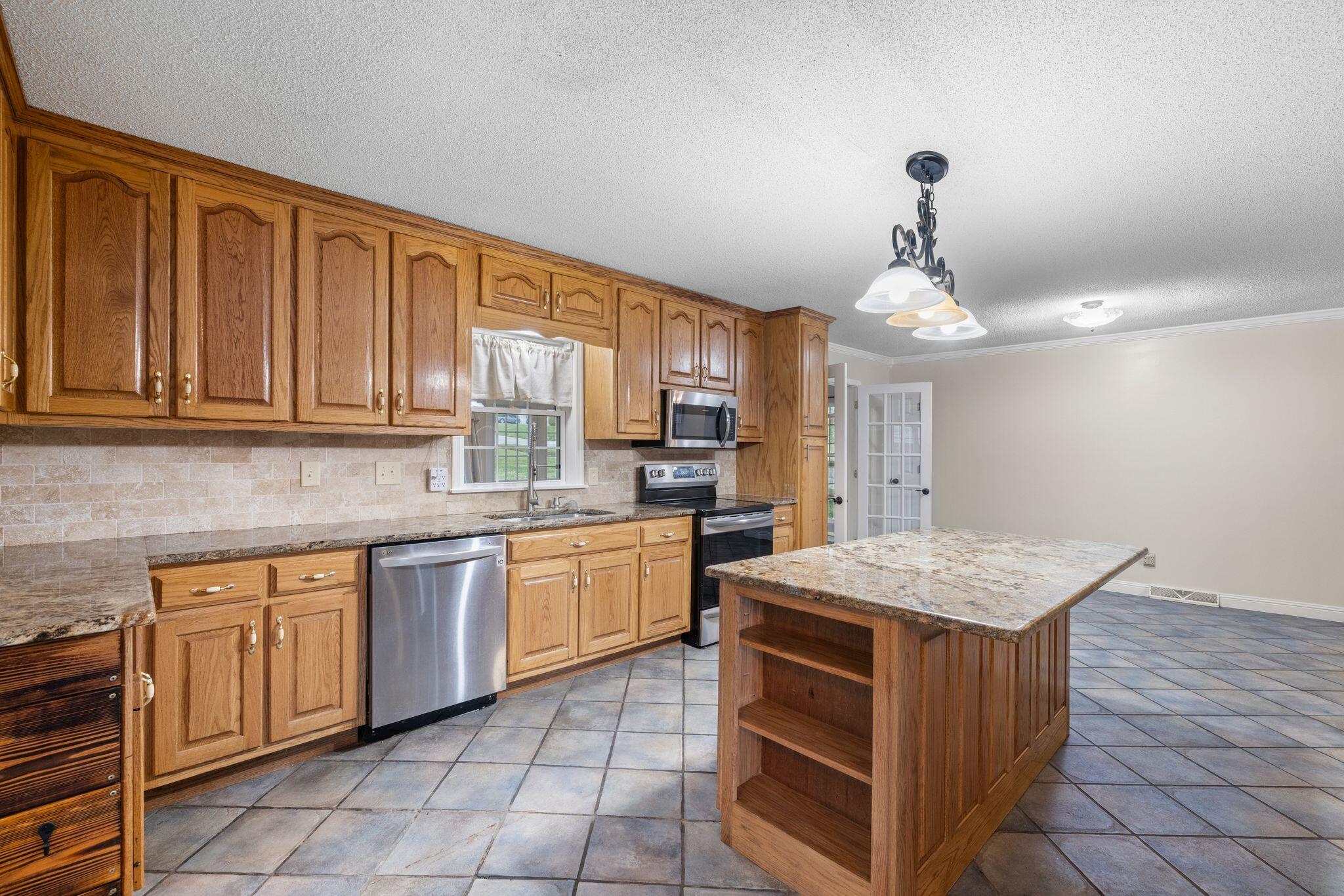 1033 Nickajack Circle, Jasper, Tennessee image 11