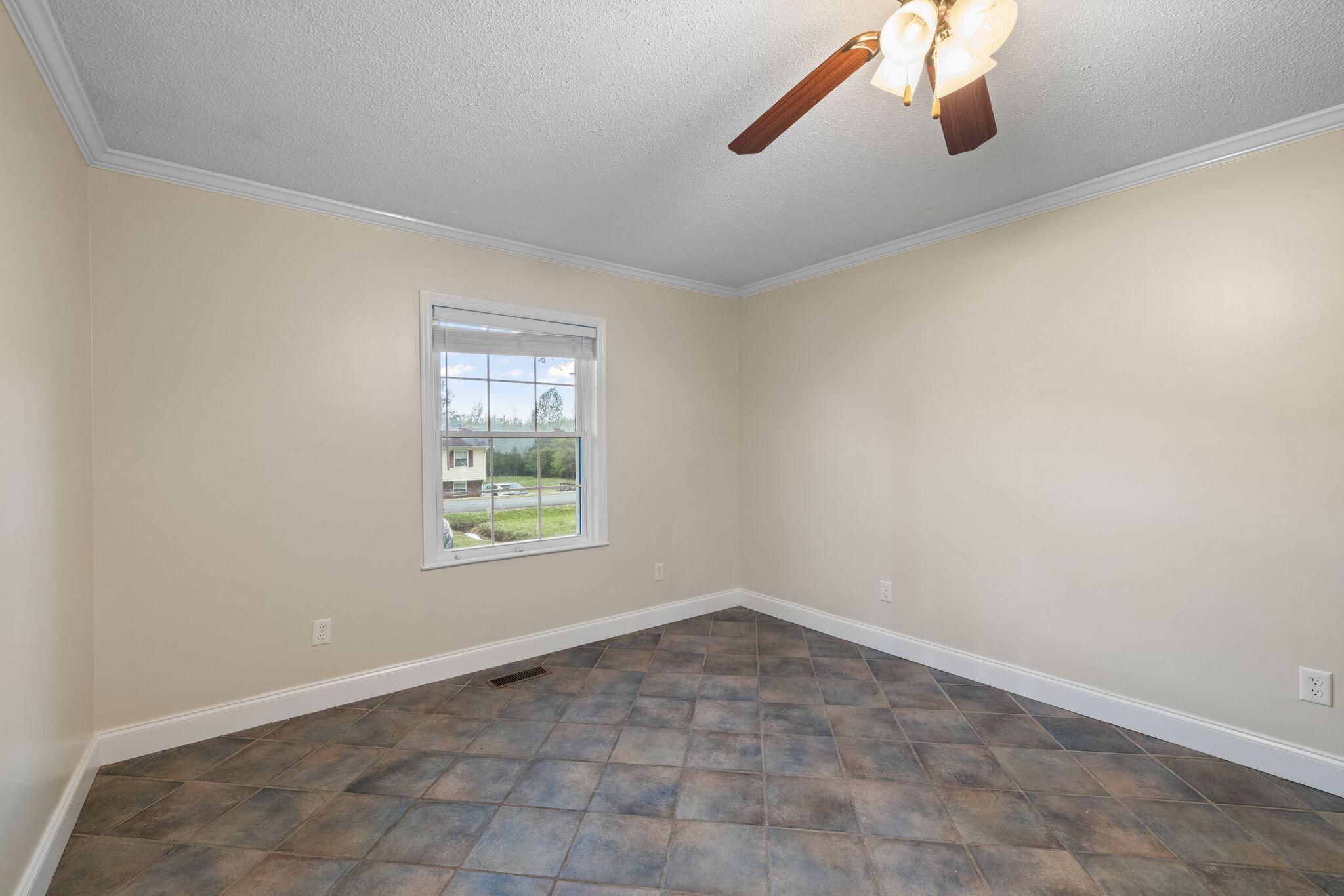 1033 Nickajack Circle, Jasper, Tennessee image 16