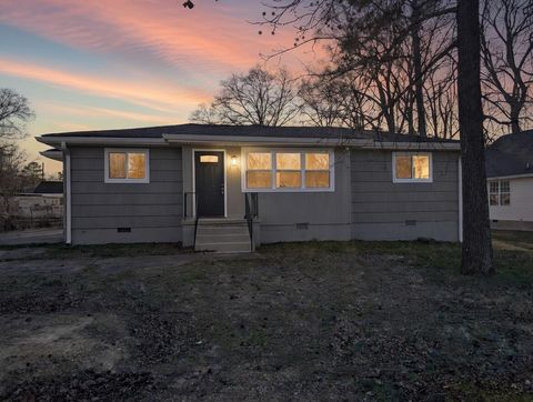 Photo of 4720 Pawnee Trail, Chattanooga, TN 37411 (MLS # 1527505)