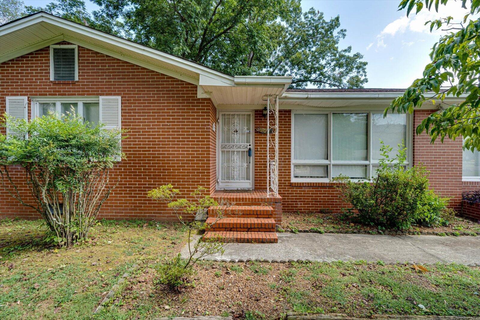 904 Highland Avenue