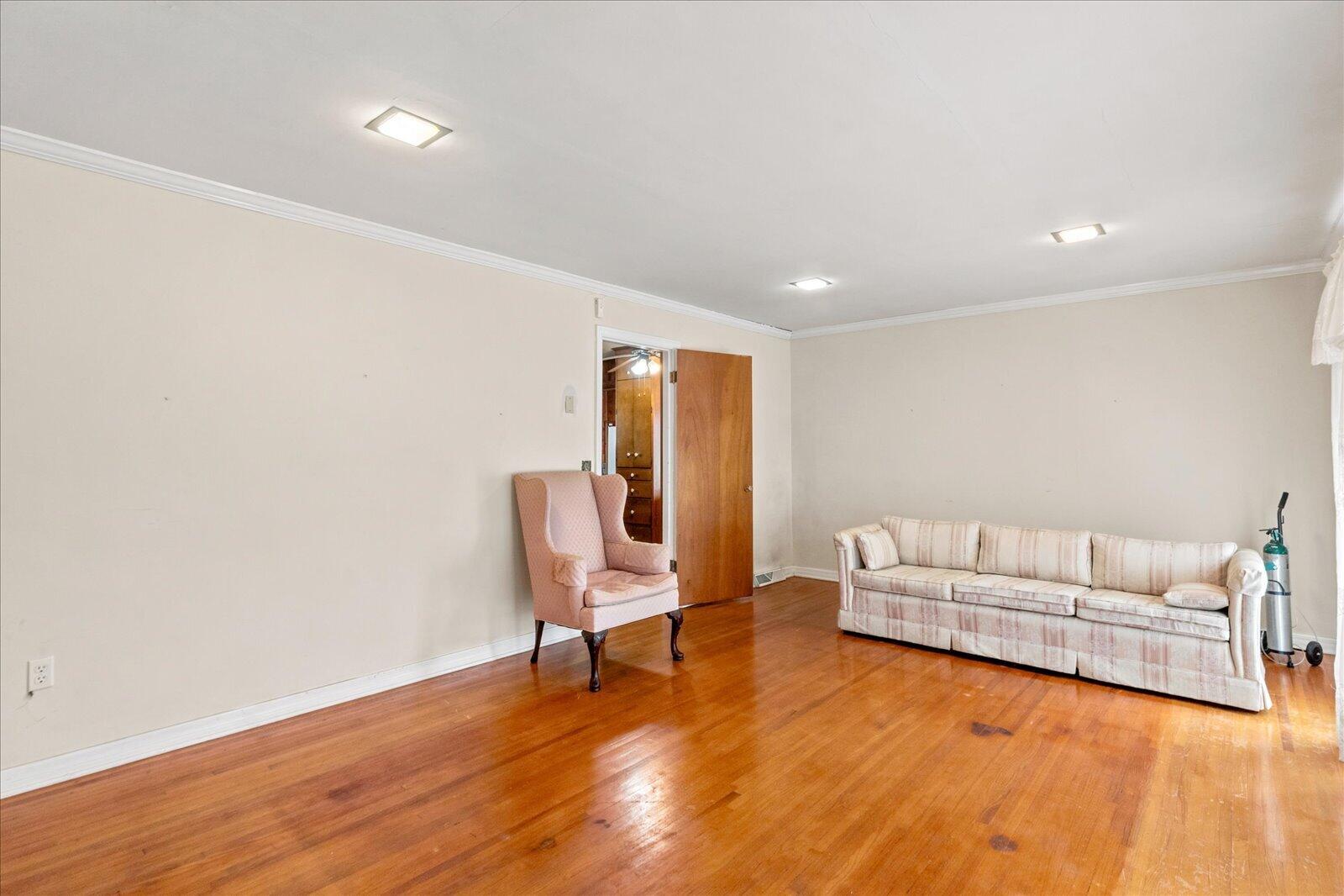 904 Highland Avenue