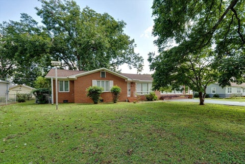 Photo of 904 Highland Avenue, Jasper, TN 37347 (MLS # 1543468)