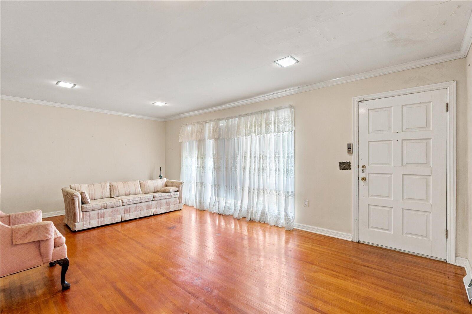 904 Highland Avenue