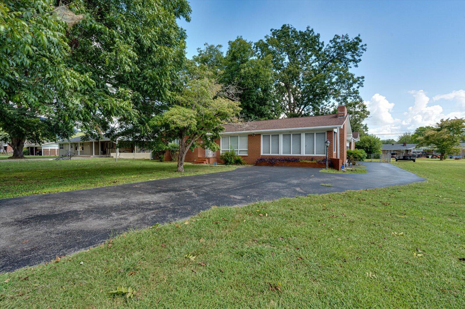 904 Highland Avenue
