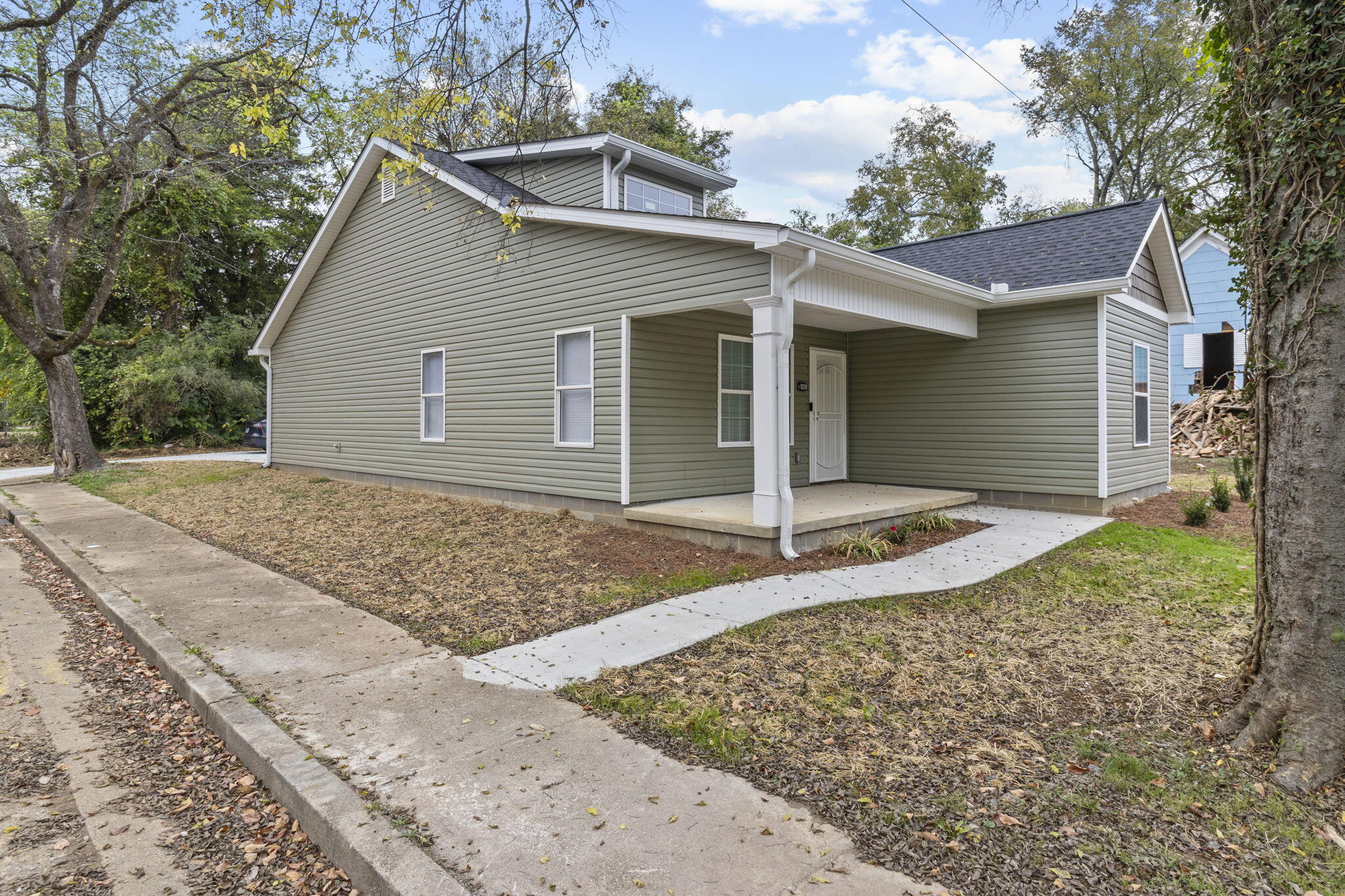 Chattanooga, Tennessee 37406, United States, 3 Bedrooms Bedrooms, ,2 BathroomsBathrooms,Residential,Active,35693