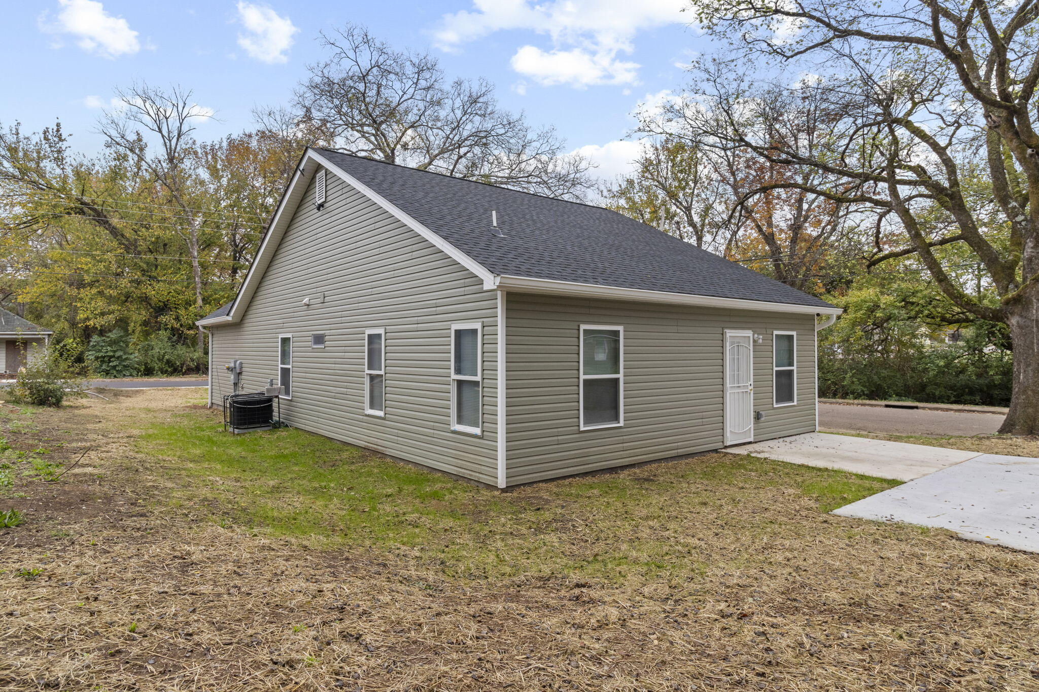 Chattanooga, Tennessee 37406, United States, 3 Bedrooms Bedrooms, ,2 BathroomsBathrooms,Residential,Active,35693