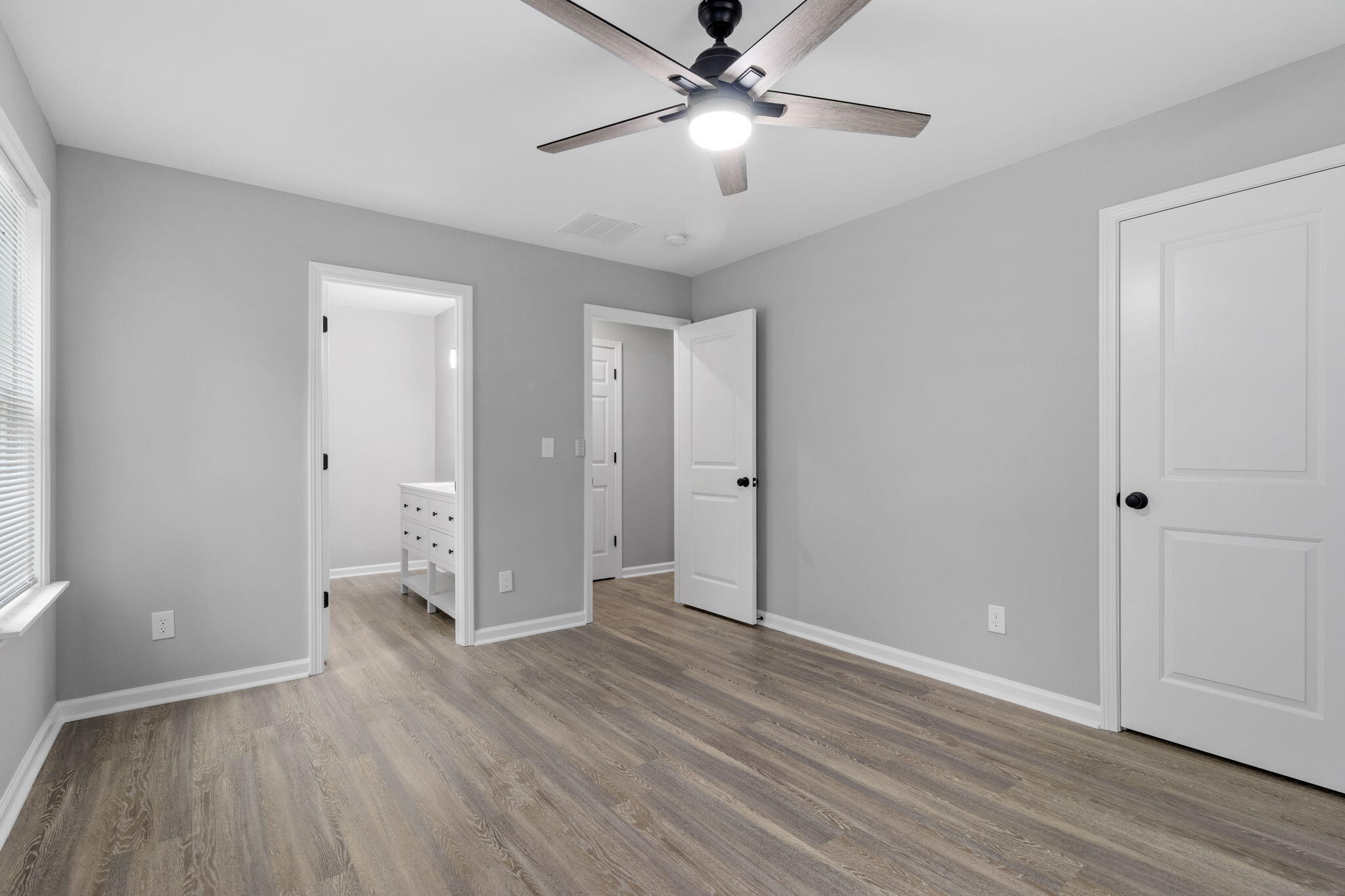 Chattanooga, Tennessee 37406, United States, 3 Bedrooms Bedrooms, ,2 BathroomsBathrooms,Residential,Active,35693