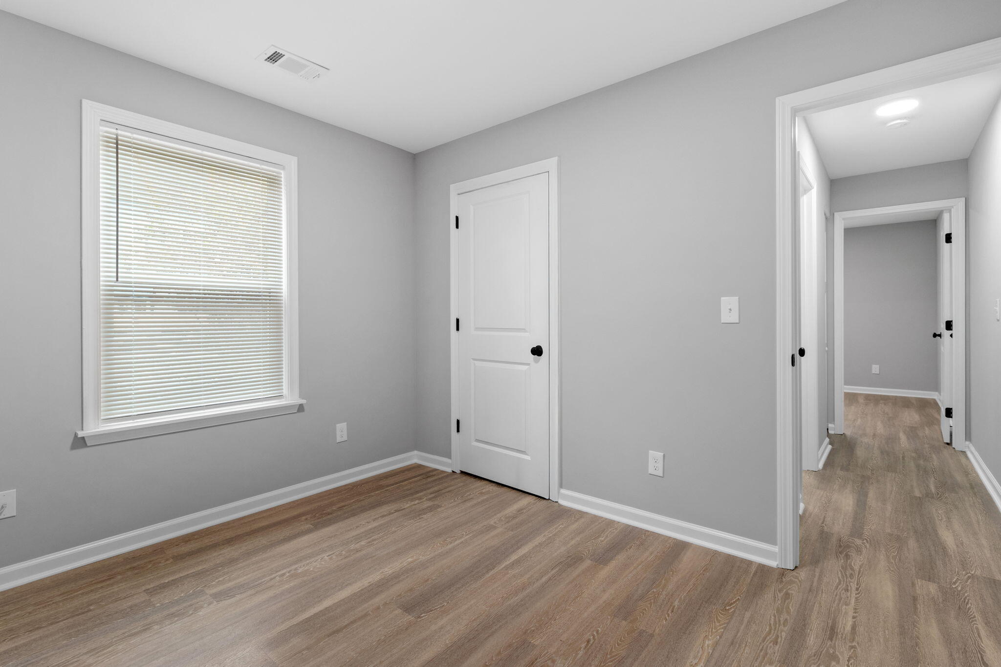 Chattanooga, Tennessee 37406, United States, 3 Bedrooms Bedrooms, ,2 BathroomsBathrooms,Residential,Active,35693