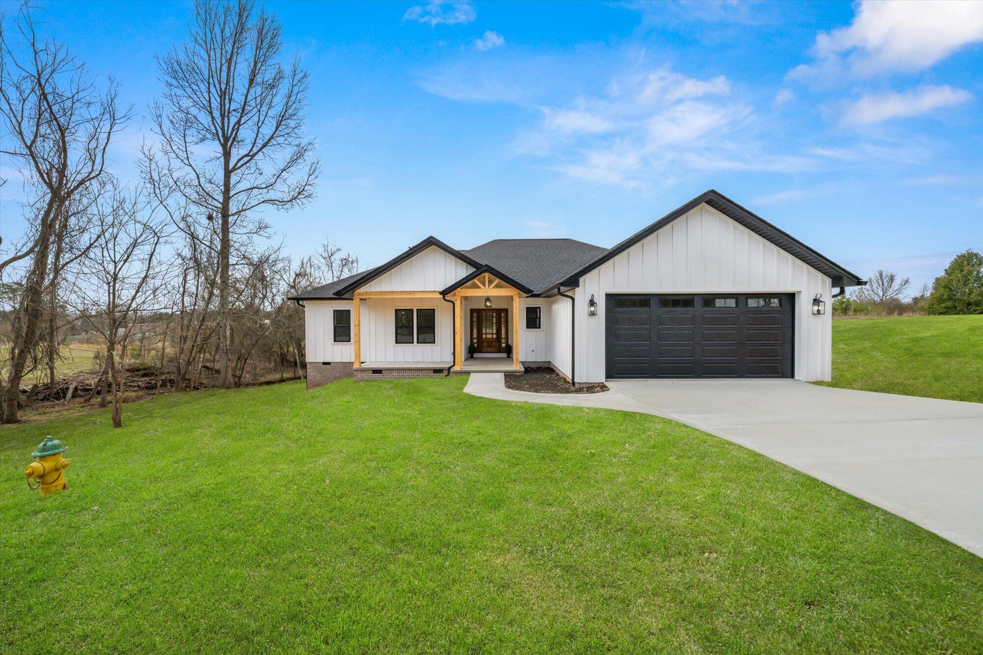 211 W Park Circle, Decatur, Tennessee image 2