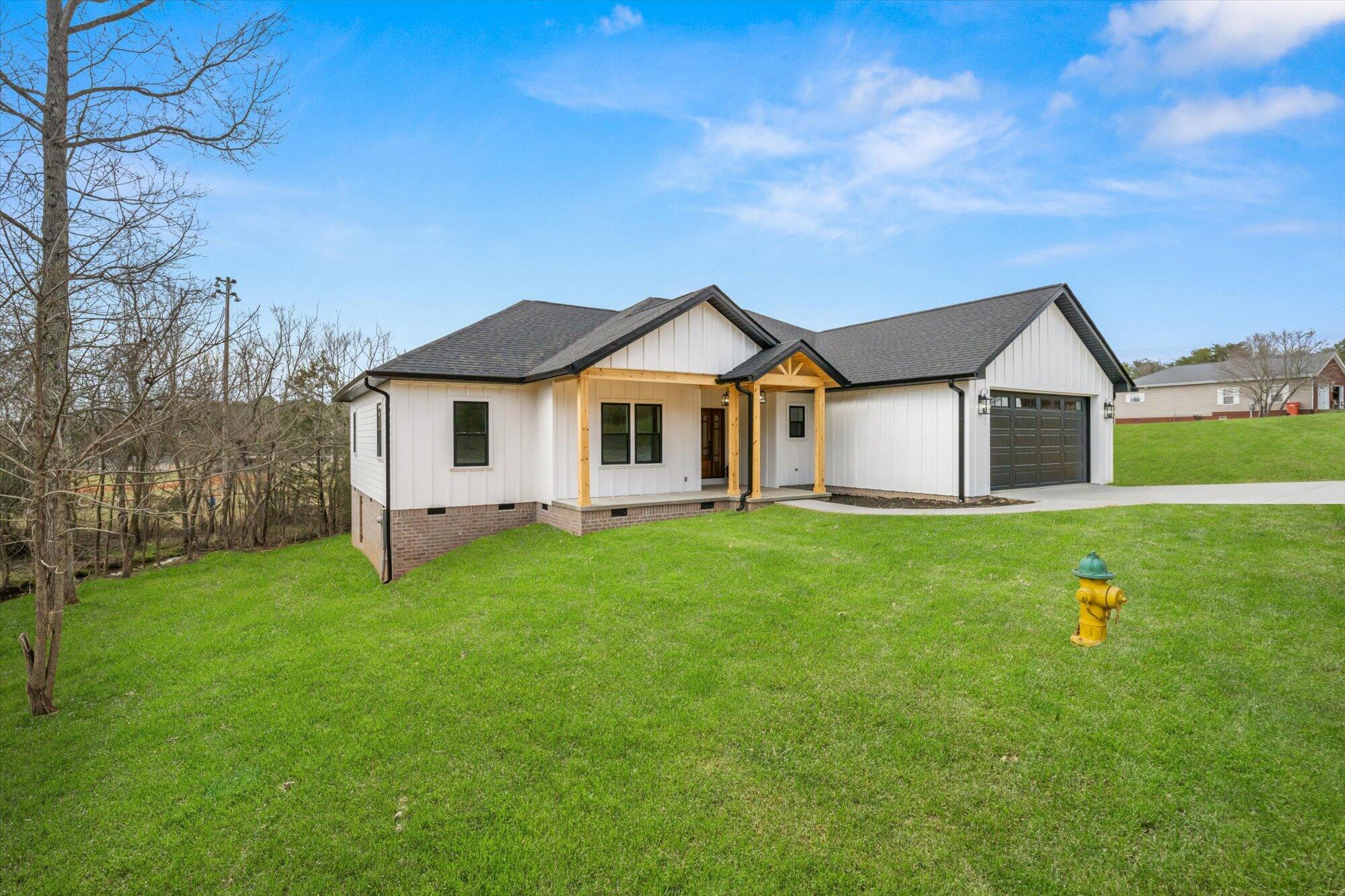 211 W Park Circle, Decatur, Tennessee image 1