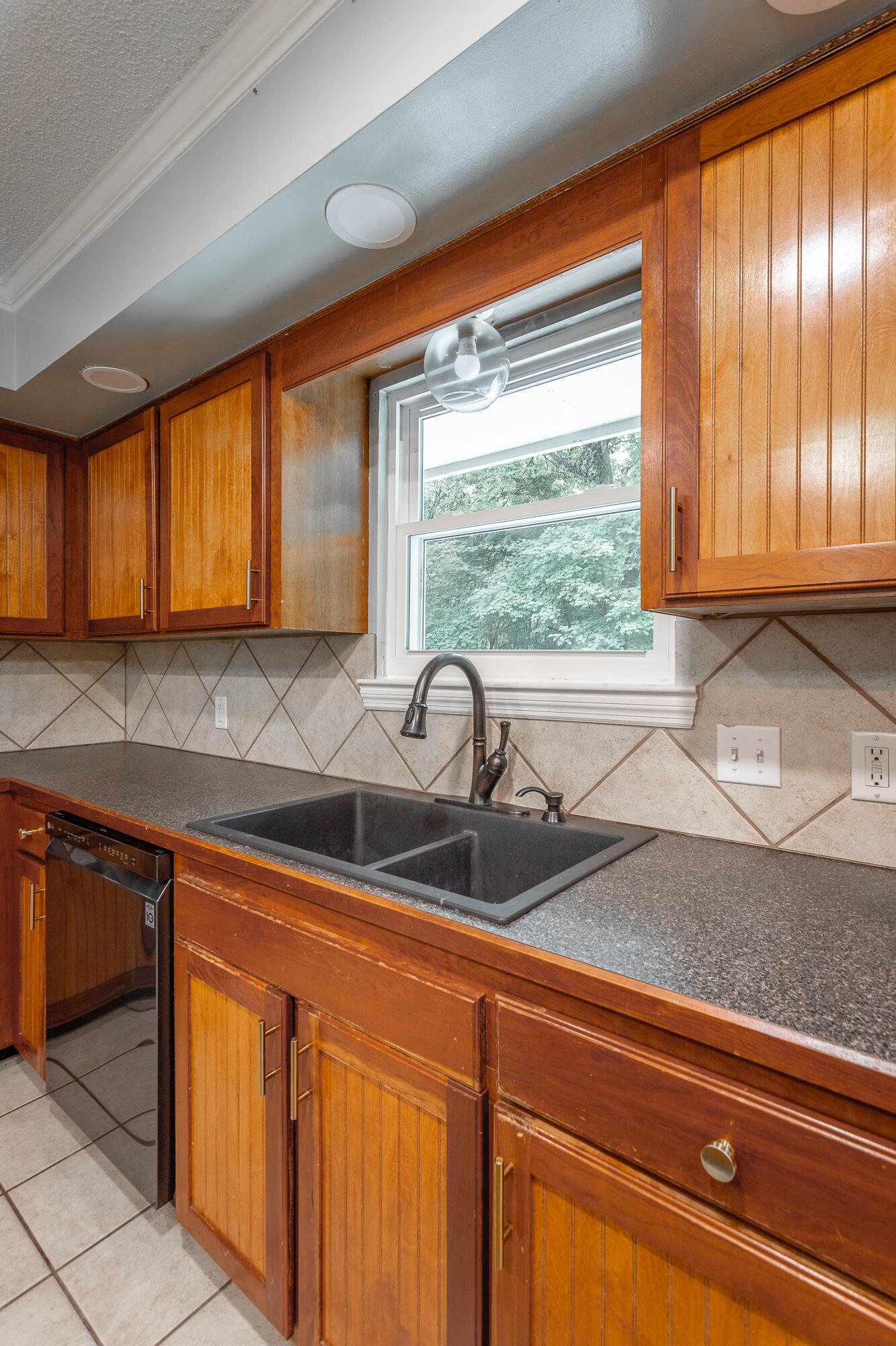 7429 Irongate Drive, Hixson, Tennessee image 5