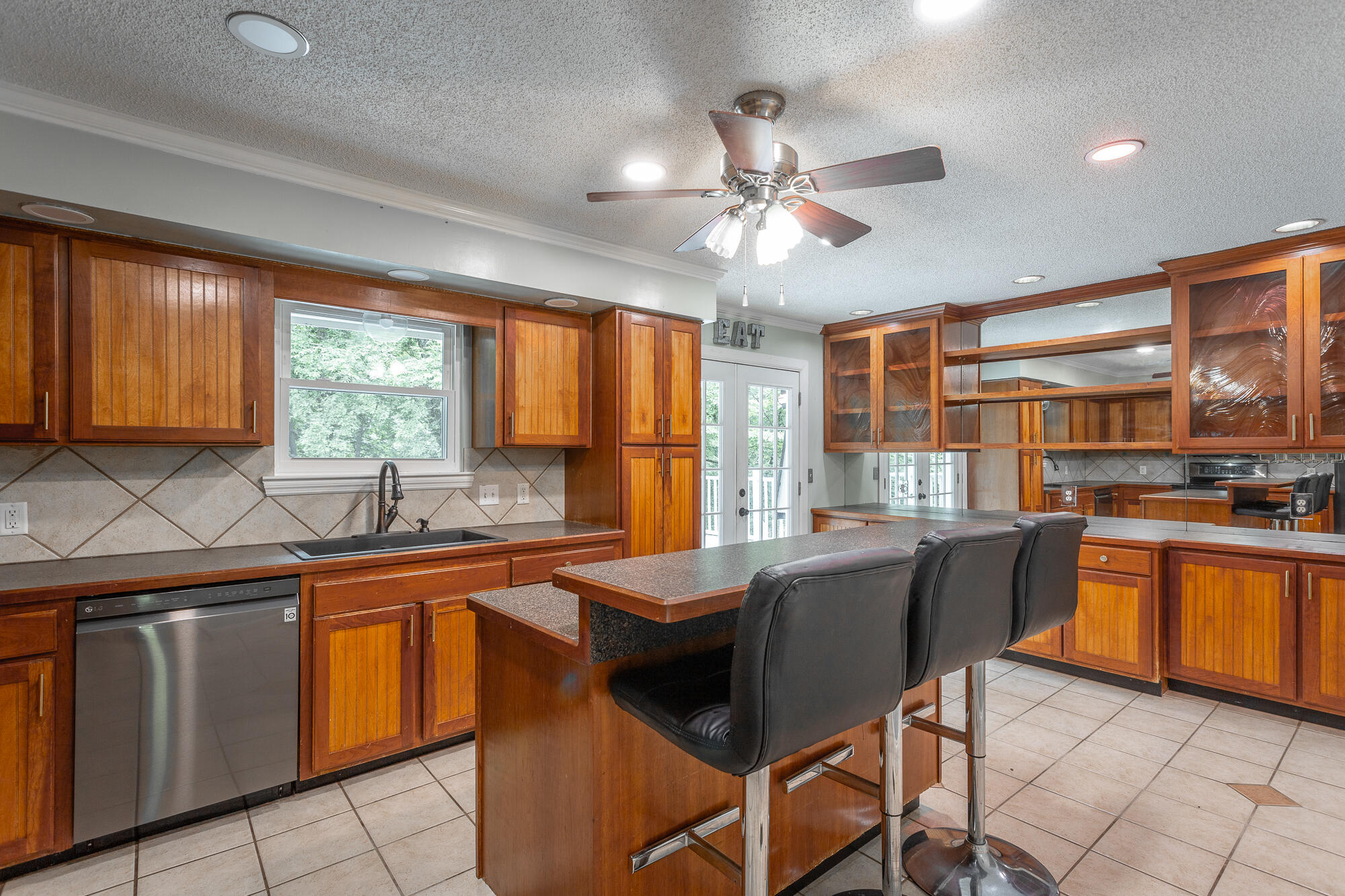 7429 Irongate Drive, Hixson, Tennessee image 2