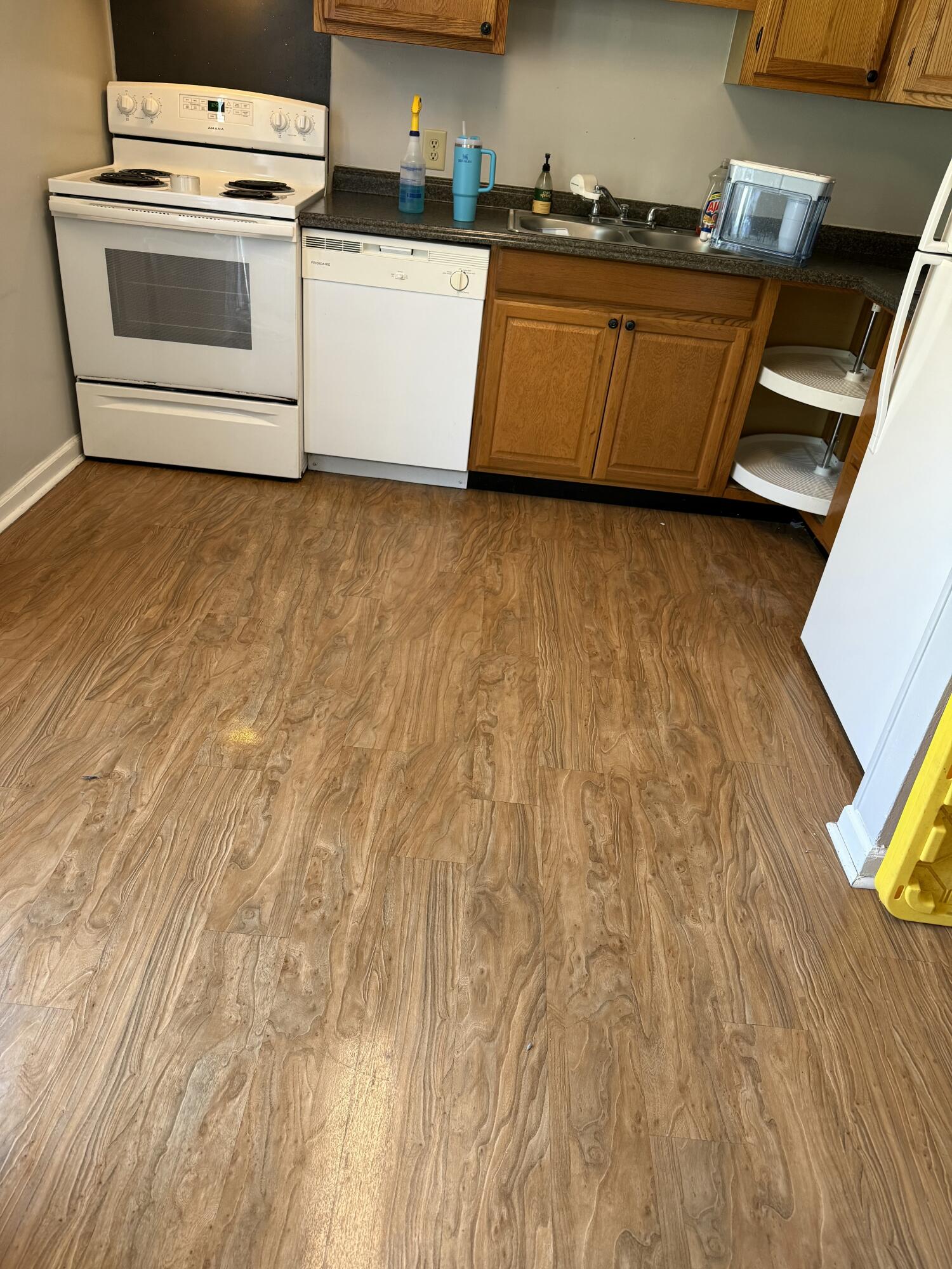 Rossville, Georgia 30741, United States, 4 Bedrooms Bedrooms, ,2 BathroomsBathrooms,Residential,Active,230328