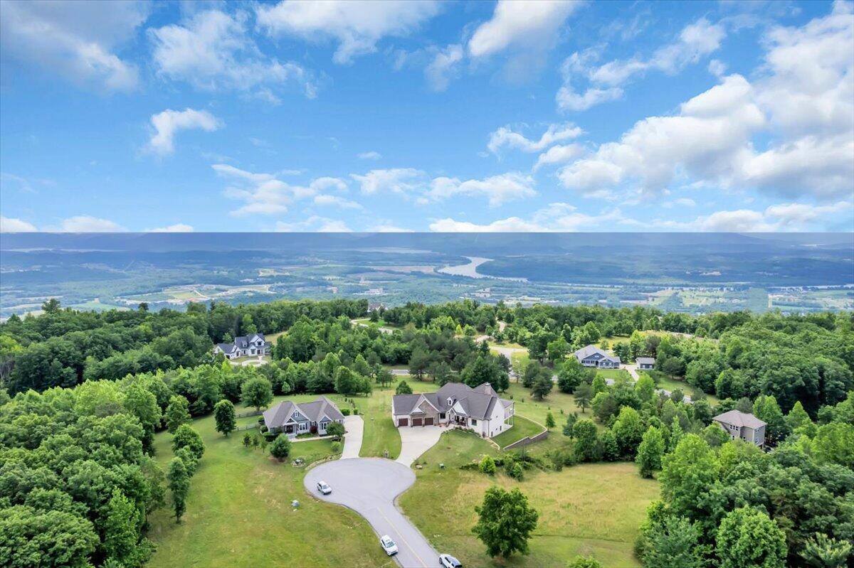 Jasper, Tennessee, 37347, United States, 4 Bedrooms Bedrooms, ,3 BathroomsBathrooms,Residential,Active,2051962