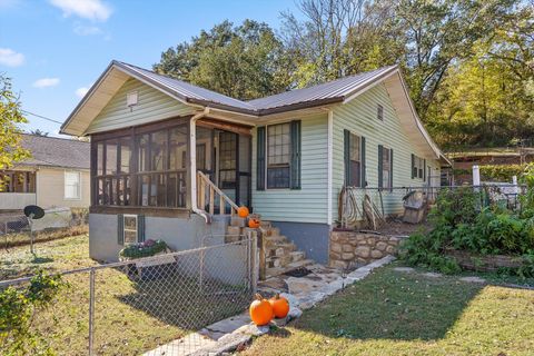 Photo of 1007 W Elmwood Drive, Chattanooga, TN 37405 (MLS # 1523666) Photo of 1007 W Elmwood Drive, Chattanooga, TN 37405 (MLS # 1523666)
