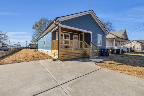 Photo of 2812 E 46th Street, Chattanooga, TN 37407 (MLS # 1525648)