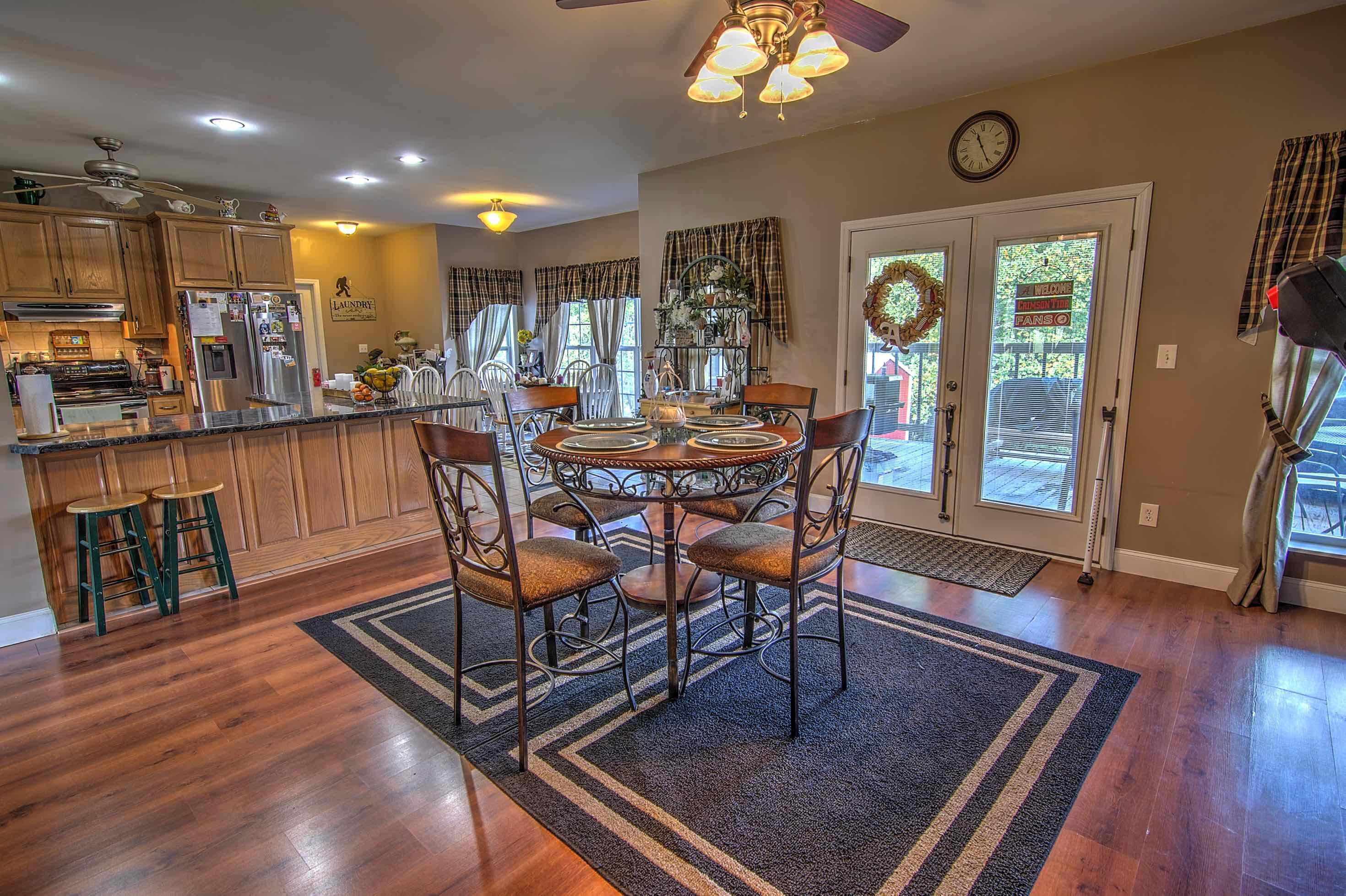 Higdon, Alabama 35979, United States, 3 Bedrooms Bedrooms, ,2 BathroomsBathrooms,Residential,Active,218453