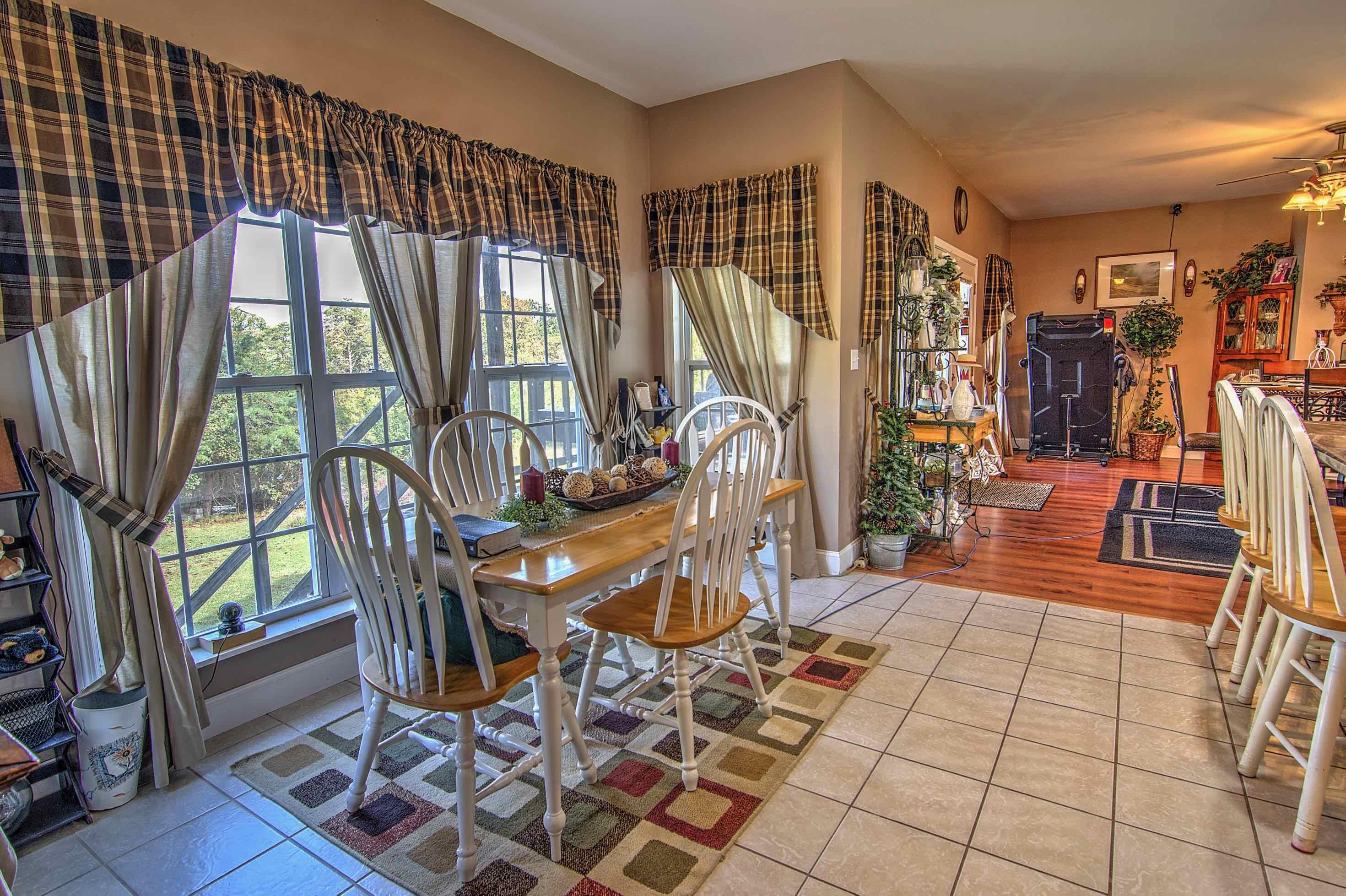 Higdon, Alabama 35979, United States, 3 Bedrooms Bedrooms, ,2 BathroomsBathrooms,Residential,Active,218453