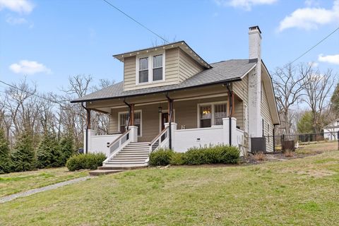 Homes For Sale - 610 W Sunset Road<br/> Lookout Mountain, TN 37350