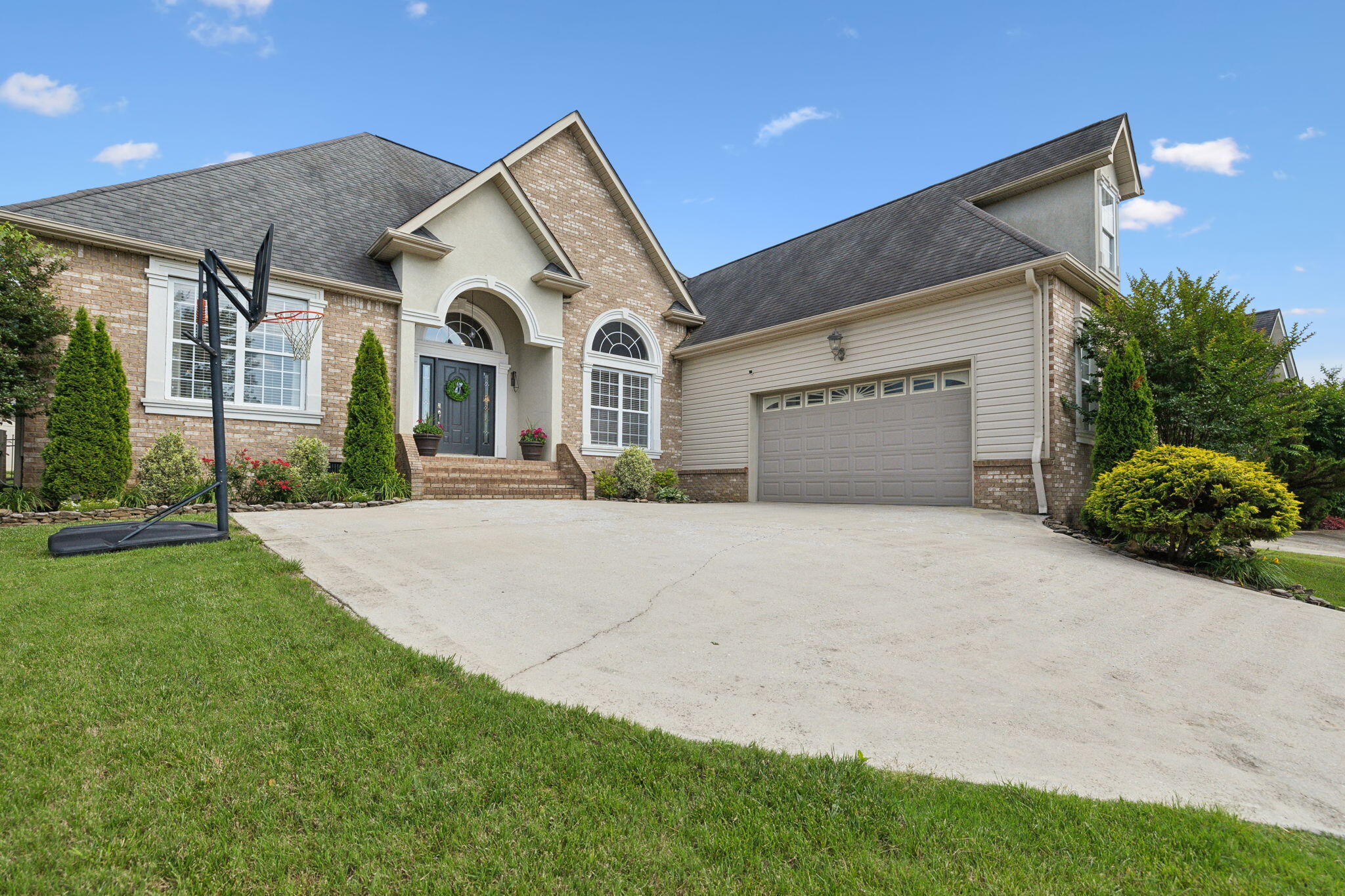 7579 Nightfall Circle, Ooltewah, Tennessee image 3