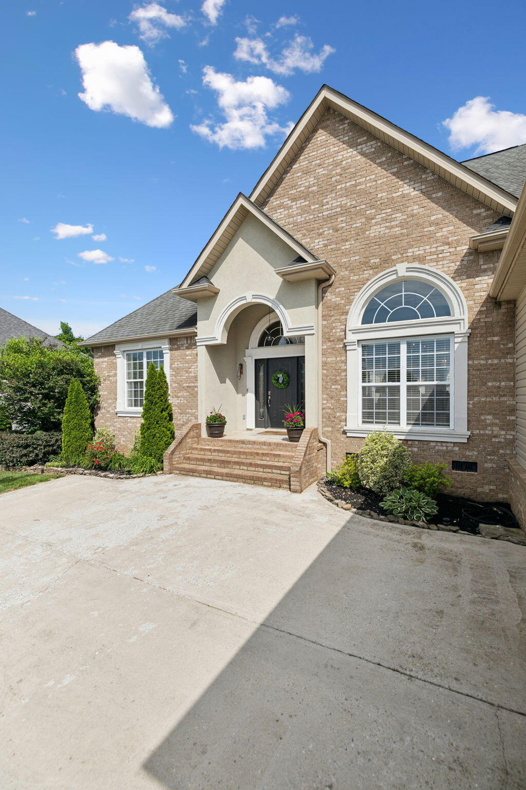 7579 Nightfall Circle, Ooltewah, Tennessee image 4