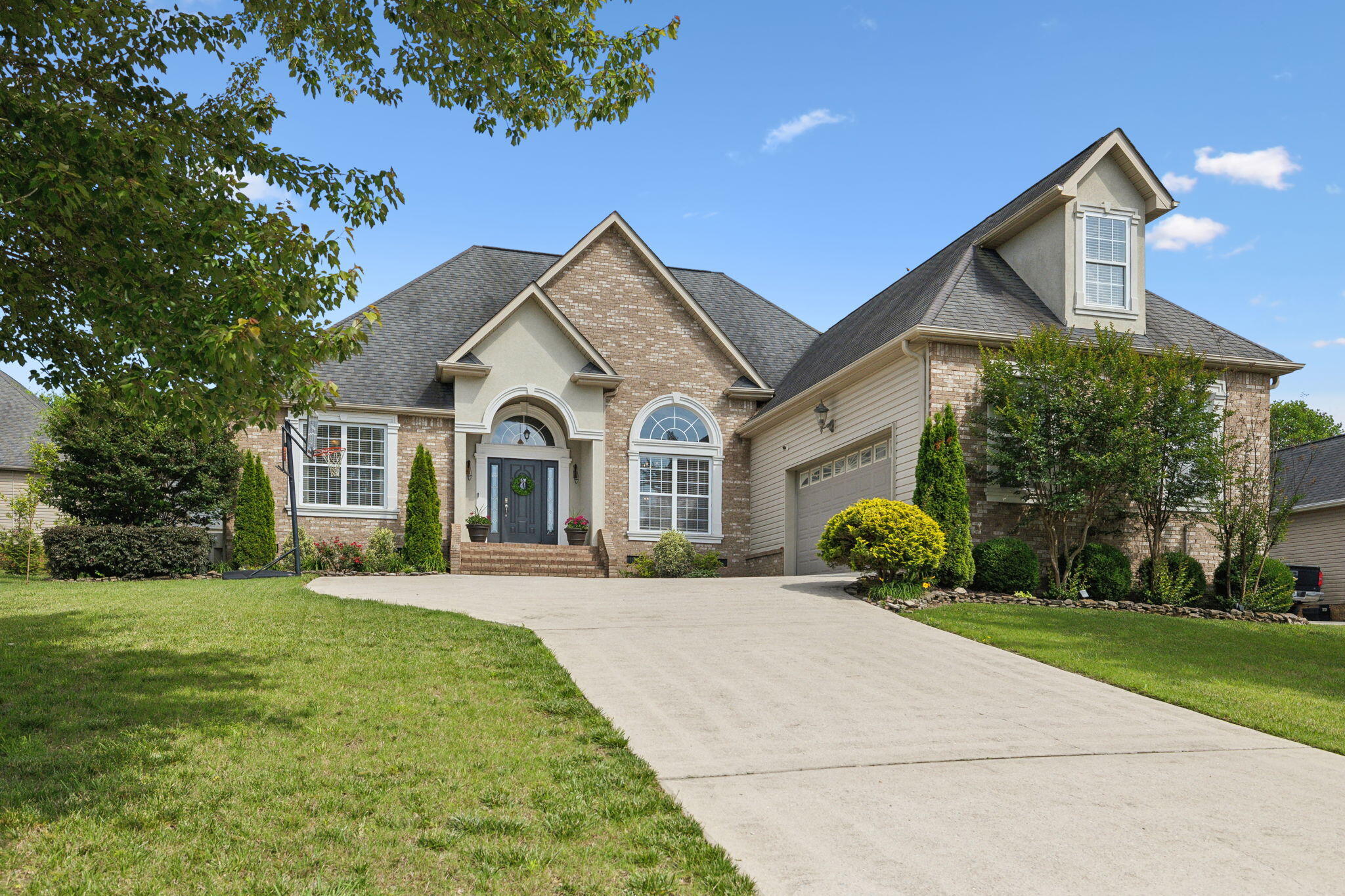 7579 Nightfall Circle, Ooltewah, Tennessee image 1