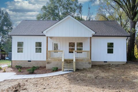 Photo of 505 Mclemore Street, LaFayette, GA 30728 (MLS # 1523464) Photo of 505 Mclemore Street, LaFayette, GA 30728 (MLS # 1523464)