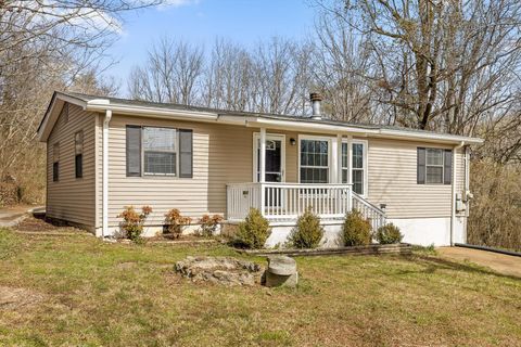Photo of 621 Courtney Lane, Chattanooga, TN 37415 (MLS # 1528845)