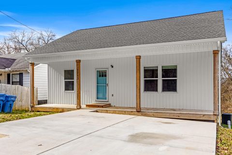 Homes For Sale - 1213 N Chamberlain Avenue<br/> Chattanooga, TN 37408