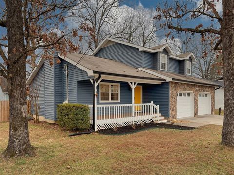 Photo of 8712 Oak View Drive, Chattanooga, TN 37421 (MLS # 1526079)