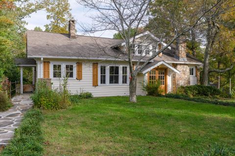 Tiny photo for 117 S Bragg Avenue, Lookout Mountain, TN 37350 (MLS # 1523051)