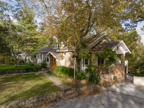 Tiny photo for 117 S Bragg Avenue, Lookout Mountain, TN 37350 (MLS # 1523051)