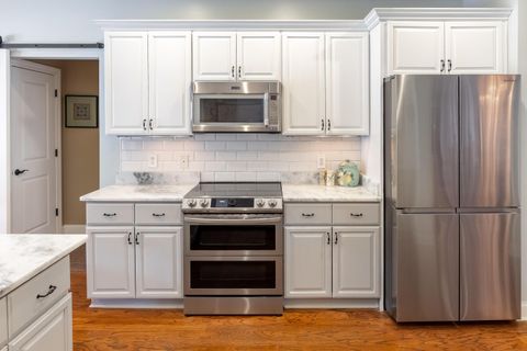 Tiny photo for 818 Lynnstone Drive, Chattanooga, TN 37405 (MLS # 1527396)