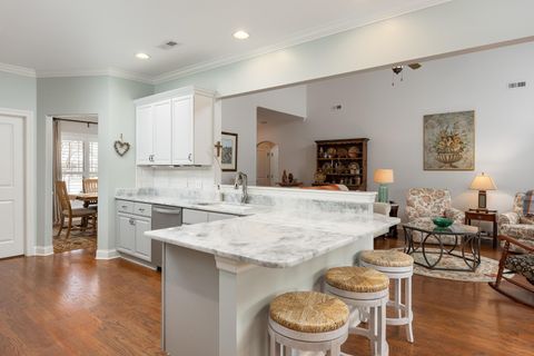 Tiny photo for 818 Lynnstone Drive, Chattanooga, TN 37405 (MLS # 1527396)