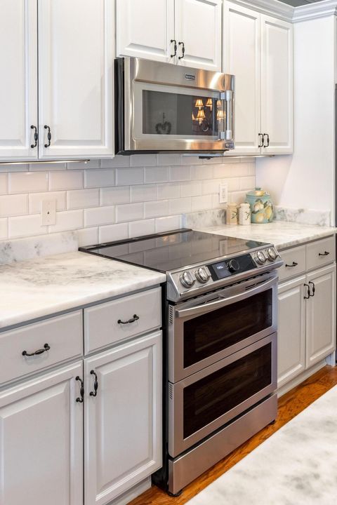 Tiny photo for 818 Lynnstone Drive, Chattanooga, TN 37405 (MLS # 1527396)