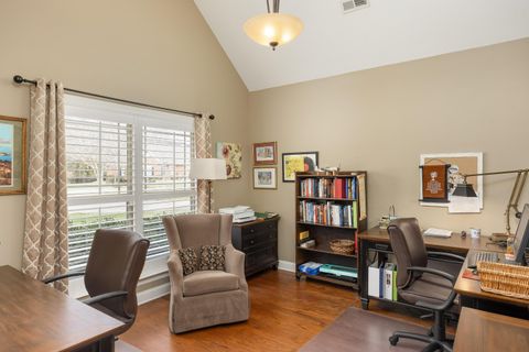 Tiny photo for 818 Lynnstone Drive, Chattanooga, TN 37405 (MLS # 1527396)