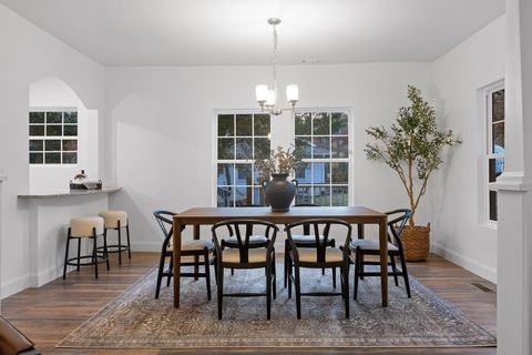 Tiny photo for 800 Barton Avenue, Chattanooga, TN 37405 (MLS # 1516180)