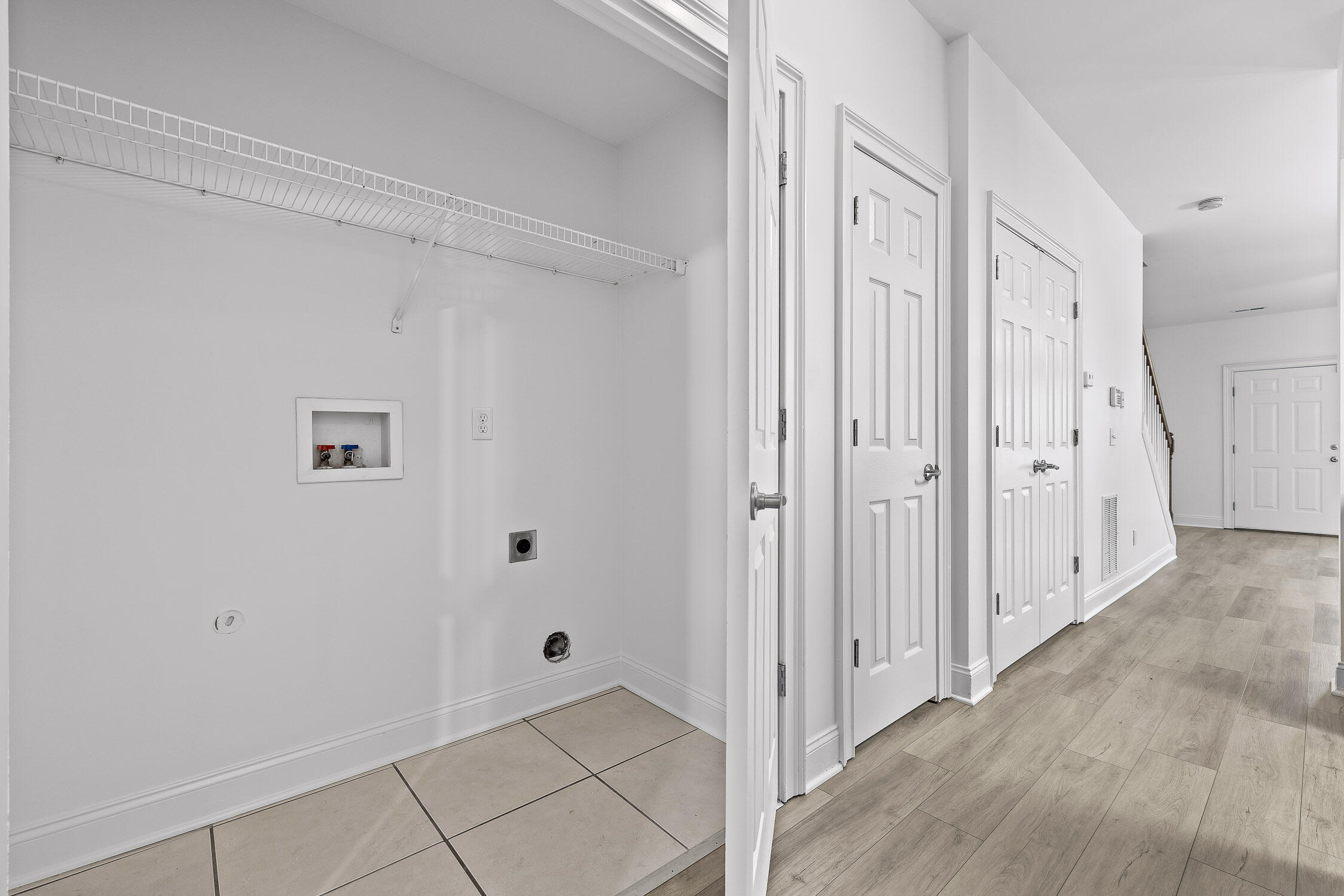 Chattanooga, Tennessee 37416, United States, 3 Bedrooms Bedrooms, ,2 BathroomsBathrooms,Residential,Active,90906